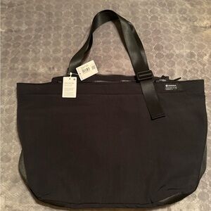 Lululemon Black Tote Bag with Adjustable Straps